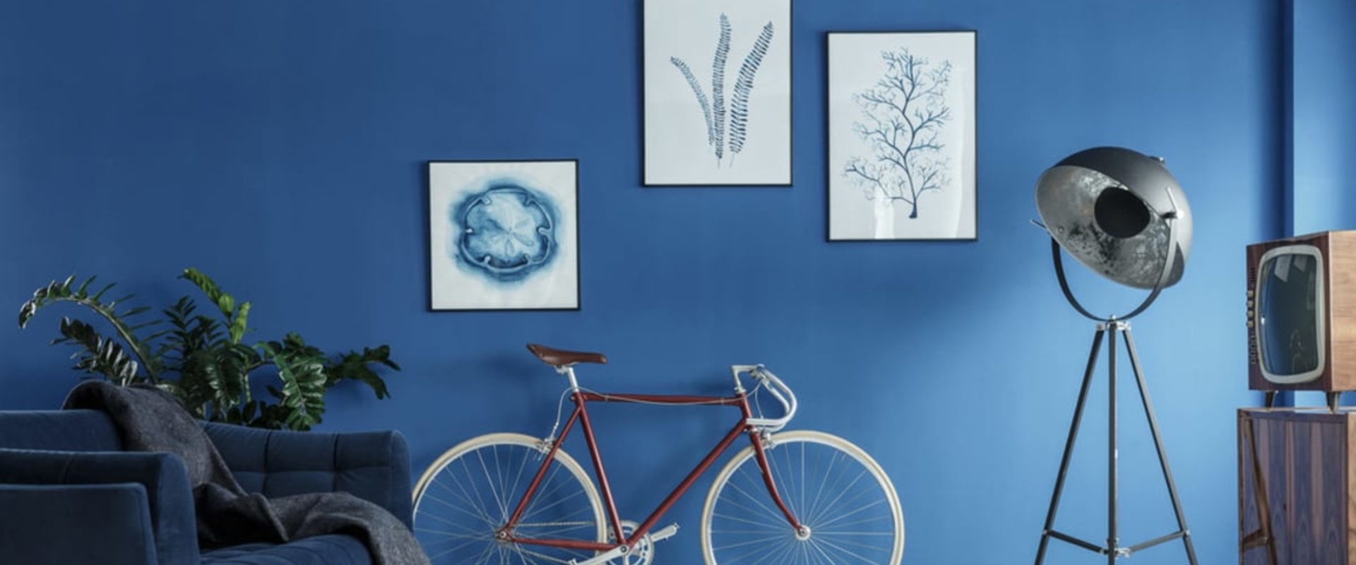 What is the average labor cost to paint the interior of a home?